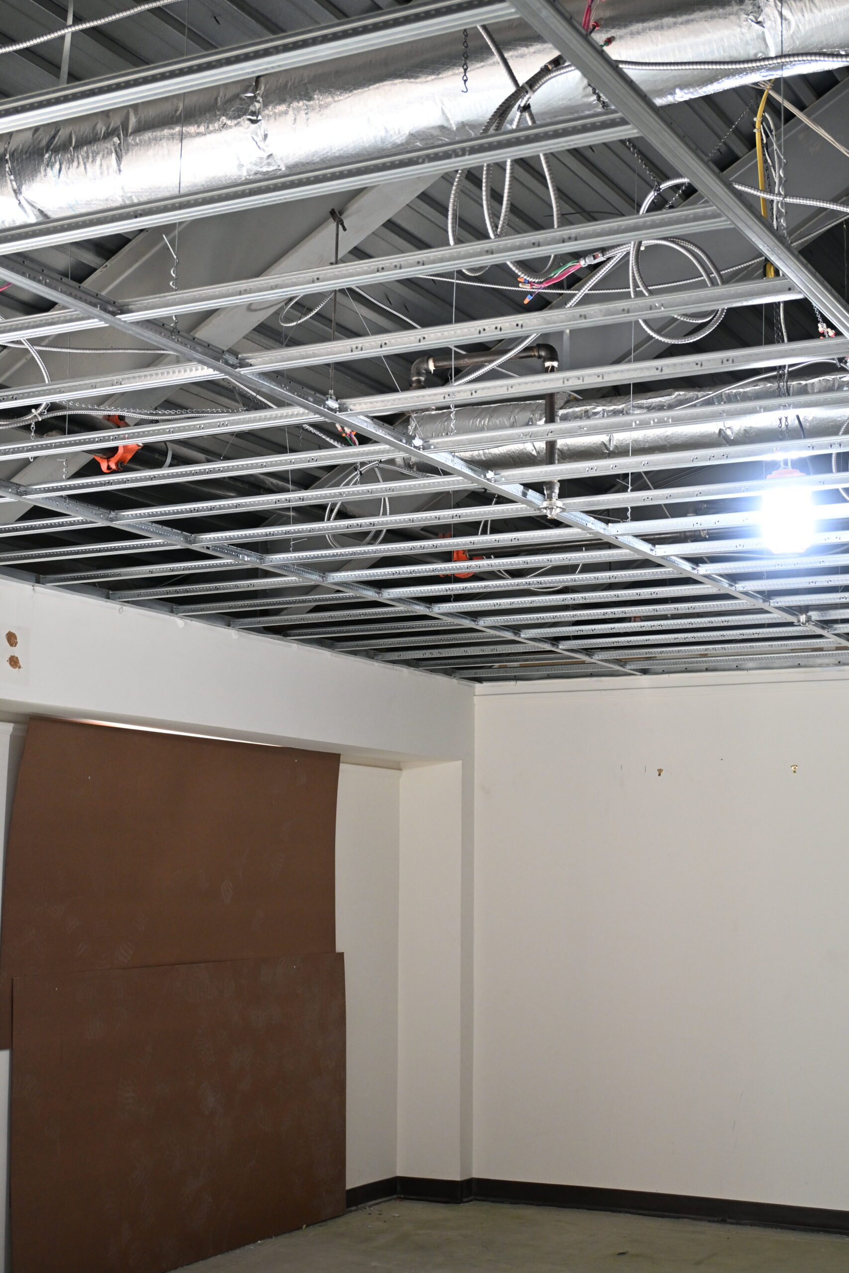 Picture of ceiling grid in Morton Gallery